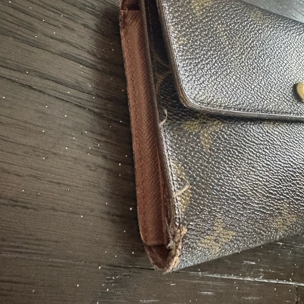Louis Vuitton Trifold Snap Monogram Wallet